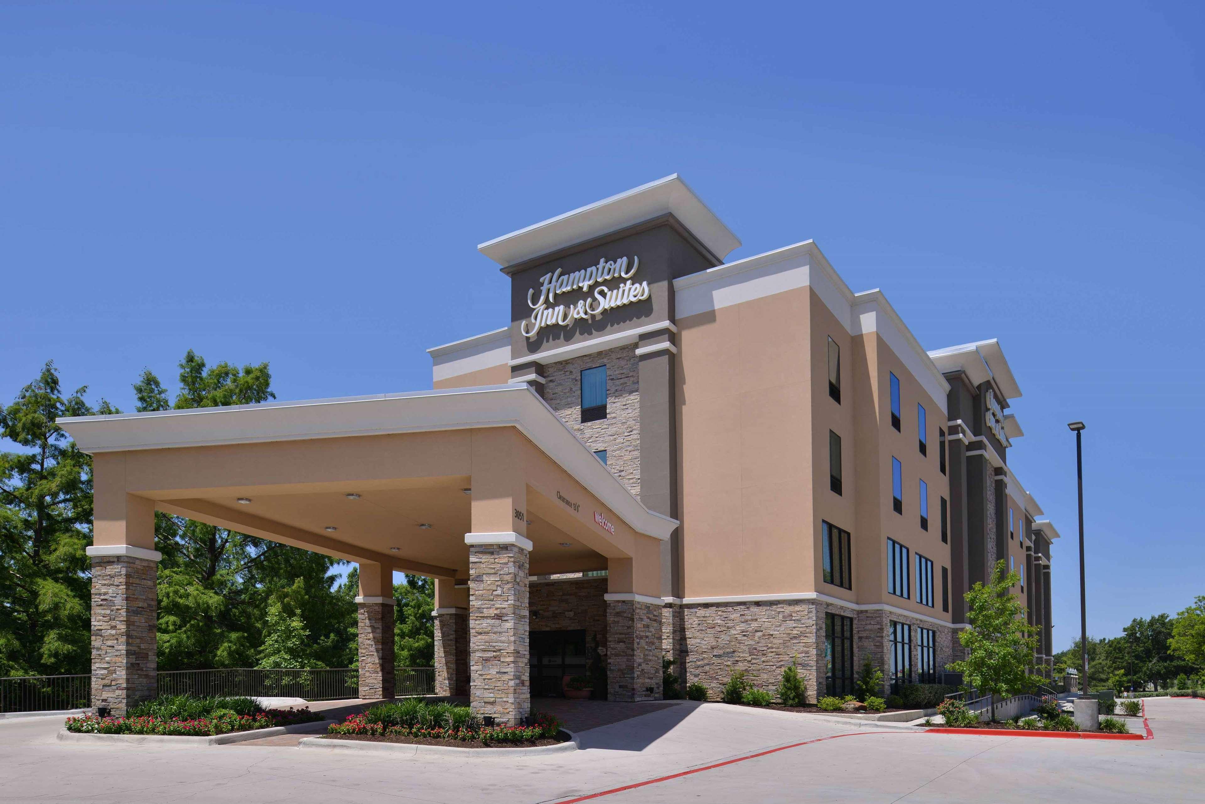 Hampton Inn & Suites Dallas Market Center Екстер'єр фото